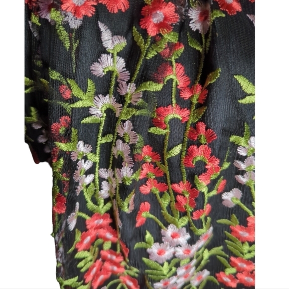 Club L  London Floral Embroidered Skater Dress Size 2 / UK 6 - Picture 5 of 10